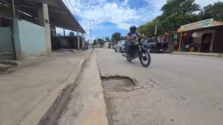 ¡Calles destrozadas! Campechanos exigen reparación de arterias dañadas por Smapac