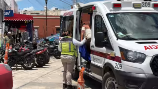 Anticongelante hirviendo quema a conductor tras falla mecánica en Campeche