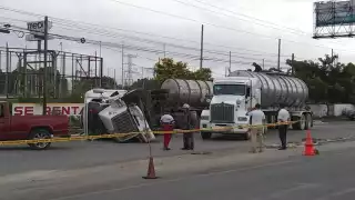 En el lugar se encuentra personal especializado en el manejo del combustible