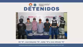 Cuatro hombres fueron detenidos en la SM 251 tras ser sorprendidos manipulando envoltorios con presunta droga.