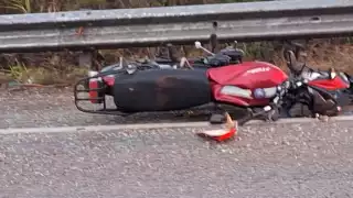 Trasladan de urgencia al hospital a hombre tras choque; su estado es delicado