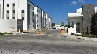 El guardia de seguridad del edificio informó que ambos asesinatos ocurrieron aproximadamente a las 19:00 horas del martes