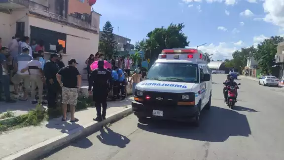 Al sitio se presentaron paramédicos para confirmar que la persona ya no contaba con signos vitales Al sitio se presentaron paramédicos para confirmar que la persona ya no contaba con signos vitales