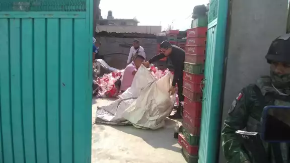 En el lugar se detuvieron a 15 personas En el lugar se detuvieron a 15 personas