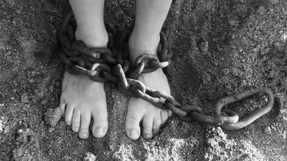 El secuestro de niños es un grave problema en el país africano. El secuestro de niños es un grave problema en el país africano.