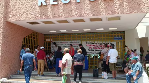 Rectora de la Universidad Autónoma del Carmen se da a la fuga Rectora de la Universidad Autónoma del Carmen se da a la fuga