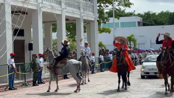 El desfile del 16 de Septiembre en Chetumal contó con la participación de la Asociación de Charros de Quintana Roo El desfile del 16 de Septiembre en Chetumal contó con la participación de la Asociación de Charros de Quintana Roo