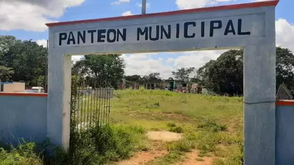 Los pobladores mencionaron la falta de compromiso de la actual administración del cementerio Los pobladores mencionaron la falta de compromiso de la actual administración del cementerio