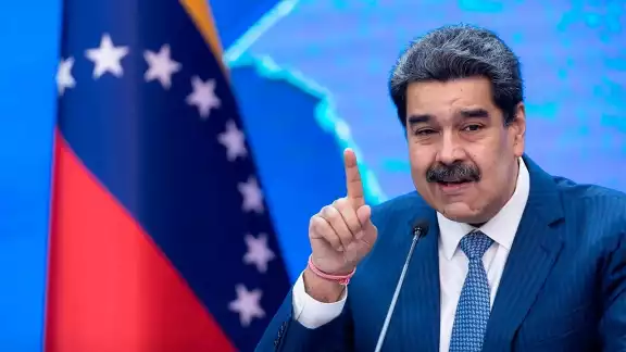 Nicolás Maduro anuncia cierre de embajada y consulados en Ecuador