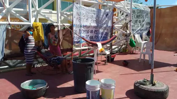 Desde el pasado 11 de julio la funcionaria demanda ser reinstalada en su puesto de trabajo Desde el pasado 11 de julio la funcionaria demanda ser reinstalada en su puesto de trabajo