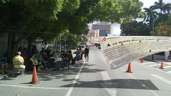 Los jubilados han manifestado que no se retirarán del lugar hasta que les resuelvan sus demandas