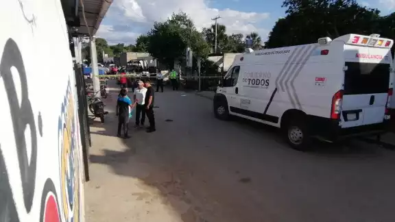 Una llamada de emergencia alertó a las autoridades sobre el cuerpo de un hombre que permanecía golpeado Una llamada de emergencia alertó a las autoridades sobre el cuerpo de un hombre que permanecía golpeado