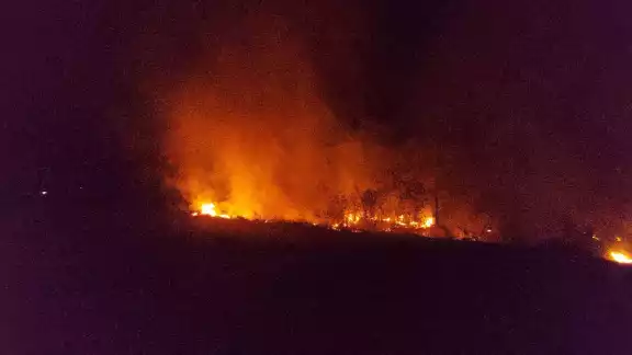 El incendio fue apagado por el Cuerpo de Bomberos El incendio fue apagado por el Cuerpo de Bomberos