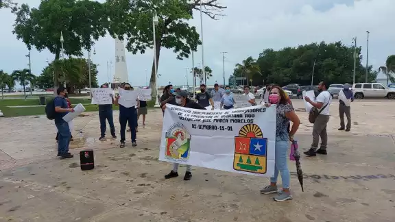 Las protestas son debido a la falta de apoyo del Gobierno de Quintana Roo con ambas instituciones y sus problemáticas denunciadas por personal docente y administrativo Las protestas son debido a la falta de apoyo del Gobierno de Quintana Roo con ambas instituciones y sus problemáticas denunciadas por personal docente y administrativo