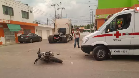 Imprudencia de conductores genera múltiples choques Imprudencia de conductores genera múltiples choques