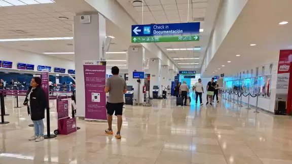 Salieron con retardos de los cinco a los diez y seis minutos. Salieron con retardos de los cinco a los diez y seis minutos.