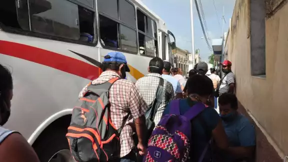 Transporte público modifica sus horarios por el "Toque de Queda" en Yucatán