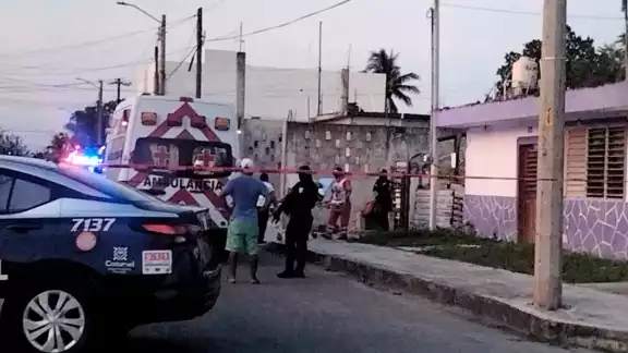 La Policía de Investigación y personal del área de Servicios Periciales arribaron al lugar La Policía de Investigación y personal del área de Servicios Periciales arribaron al lugar