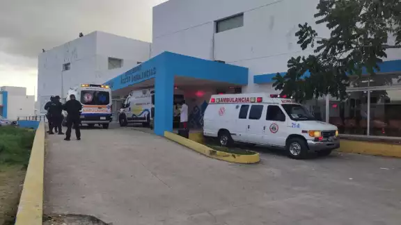 El ladrón fue llevado al Hospital General de Playa del Carmen luego de que fuese embestido accidentalmente por un automóvil particular