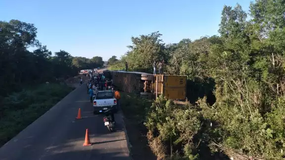 Al sitio los primeros en hacer acto de presencia fueron los elementos de la Policía Municipal Al sitio los primeros en hacer acto de presencia fueron los elementos de la Policía Municipal