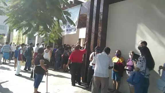 En el módulo del Hospital Militar se lleva a cabo la aplicación de segundas dosis para personas que recibieron la vacuna de las farmacéuticas de Pfizer y Sinovac