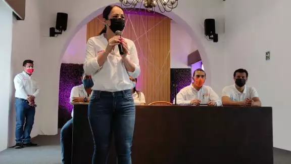 Biby Rabelo insistió que la llamada ley de vialidad, solamente fue propuesta con la finalidad de recortar los recursos. En este caso cerca de 100 millones de pesos Biby Rabelo insistió que la llamada ley de vialidad, solamente fue propuesta con la finalidad de recortar los recursos. En este caso cerca de 100 millones de pesos