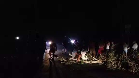 Las autoridades estatales señalaron que ya se trabaja para reestablecer la electricidad. Foto: Jazmin Rodríguez Las autoridades estatales señalaron que ya se trabaja para reestablecer la electricidad. Foto: Jazmin Rodríguez