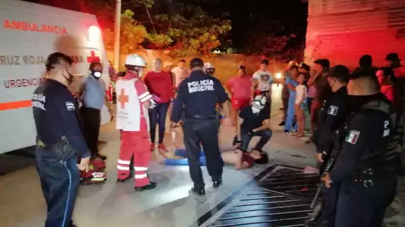 Luego de las agresiones, los afectados dieron parte a los números de emergencia para informar que tenían en su poder a un delincuente Luego de las agresiones, los afectados dieron parte a los números de emergencia para informar que tenían en su poder a un delincuente
