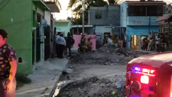 Los afectados reclamaron a los bomberos por llegar cuando el fuego ya estaba controlado Los afectados reclamaron a los bomberos por llegar cuando el fuego ya estaba controlado