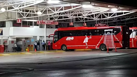 Elementos de la PEP llegaron en horas de la madrugada a la estación de autobuses situada en la avenida Patricio Trueba por Casa de Justicia