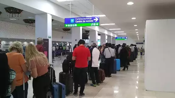 Pasajeros están a la espera de poder viajar a la Ciudad de México Pasajeros están a la espera de poder viajar a la Ciudad de México