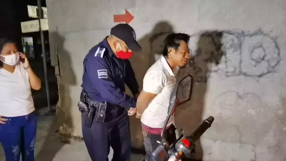 La hermana del detenido aseguro que el joven se había confundido de casa, pero no le creyeron La hermana del detenido aseguro que el joven se había confundido de casa, pero no le creyeron