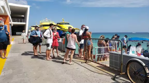 Las embarcaciones no respetan aforo permitido por COVID-19 Las embarcaciones no respetan aforo permitido por COVID-19