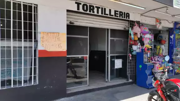Para cuando los bomberos llegaron el fuego ya estaba controlado Para cuando los bomberos llegaron el fuego ya estaba controlado