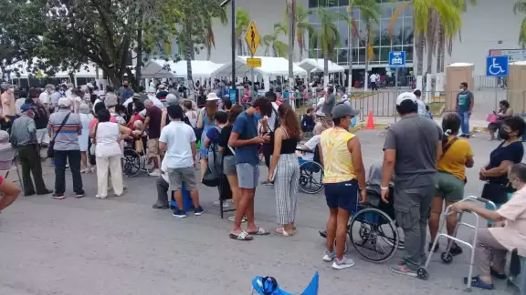 Los abuelitos de Playa del Carmen no ocultaron su molestia