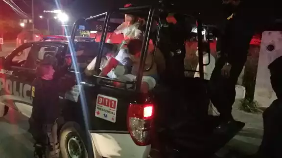 Un covoy integrada por al menos cinco unidades recorrieron las calles de la ciudad