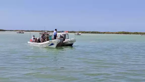Paramédicos de la SSP determinaron el cuadro de deshidratación de los migrantes Paramédicos de la SSP determinaron el cuadro de deshidratación de los migrantes