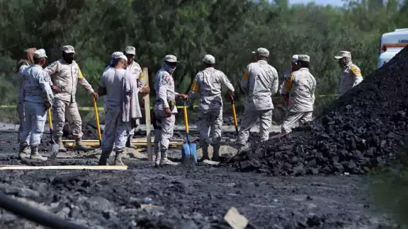 En el operativo de rescate participan 230 elementos; los pozos tienen una profundidad de 60 metros