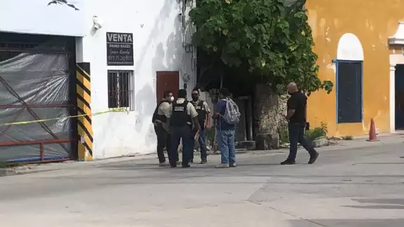 Vecinos de la calle Pirita reportaron a los números de emergencias la presencia de un vehículo sospechoso en la colonia Vecinos de la calle Pirita reportaron a los números de emergencias la presencia de un vehículo sospechoso en la colonia