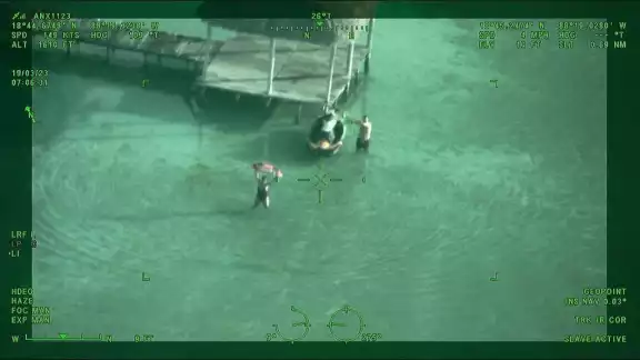 Un adulto y un menor se quedaron en la laguna de Bacalar por una falla de la moto acuática Un adulto y un menor se quedaron en la laguna de Bacalar por una falla de la moto acuática