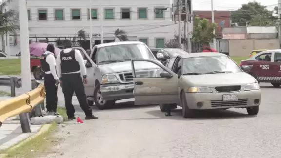 En el choque solamente se registraron daños materiales