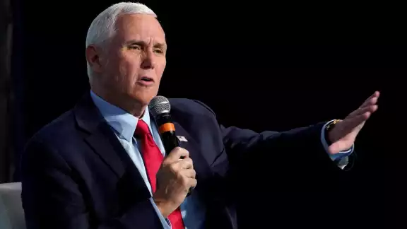 Pence tiene previsto lanzar oficialmente su candidatura con un discurso este miércoles en Iowa, según medios de comunicación Pence tiene previsto lanzar oficialmente su candidatura con un discurso este miércoles en Iowa, según medios de comunicación