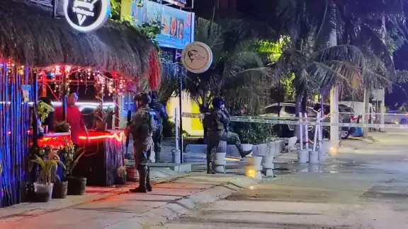 Elementos de la Marina custodiaron el lugar.