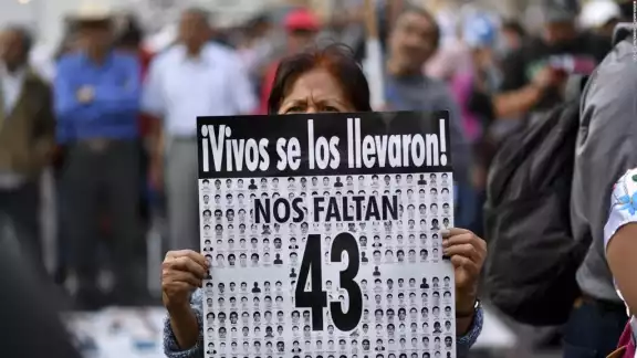 El actual Gobierno de México trabaja en esclarecer los puntos presentados en la llamada 'Verdad Histórica', donde encontraron irregularidades sobre la desaparición de los 42 normalistas de Ayotzinapa El actual Gobierno de México trabaja en esclarecer los puntos presentados en la llamada 'Verdad Histórica', donde encontraron irregularidades sobre la desaparición de los 42 normalistas de Ayotzinapa