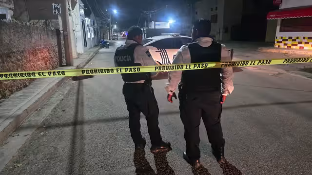 Los elementos policiacos llegaron al lugar para resguardar la escena.