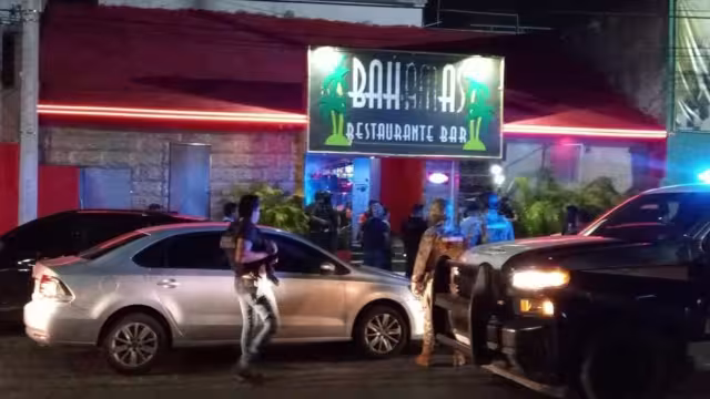 Según las autoridades, el bar “Las Bahamas” se ejercía prostitución, narcomenudeo y trata de blancas
