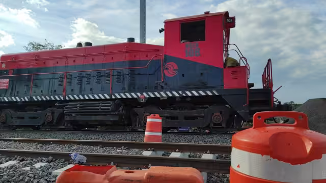 Los trabajadores locales entrevistados aseguraron que sólo en películas y en la tele habían visto un tren y es impresionante escuchar el ruido que genera