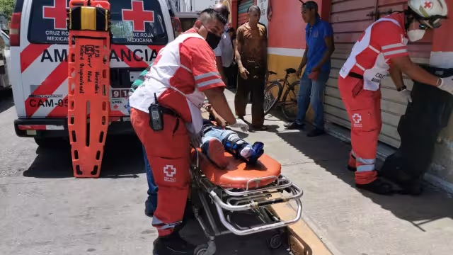 La joven tuvo una fractura en el pie izquierdo