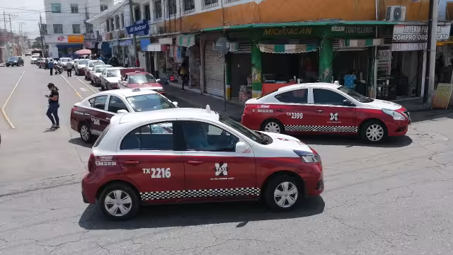 Esquemas de renta mantienen vigente al servicio de taxi