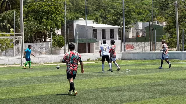 Corporativo R y Champagne FC continúan invictos tras cuatro jornadas de la Liga de Medios de Comunicación de Campeche.